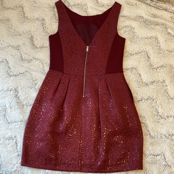 Aritzia Babaton Burgundy Dress - Picture 2 of 4
